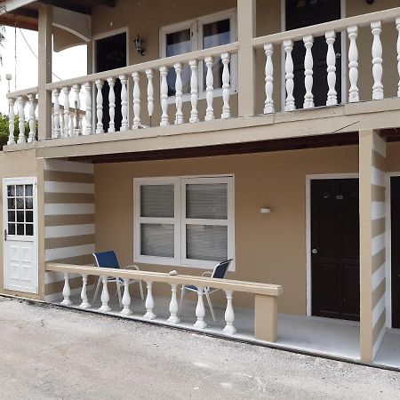 Moomba Beach Club Blue Bay Exterior photo