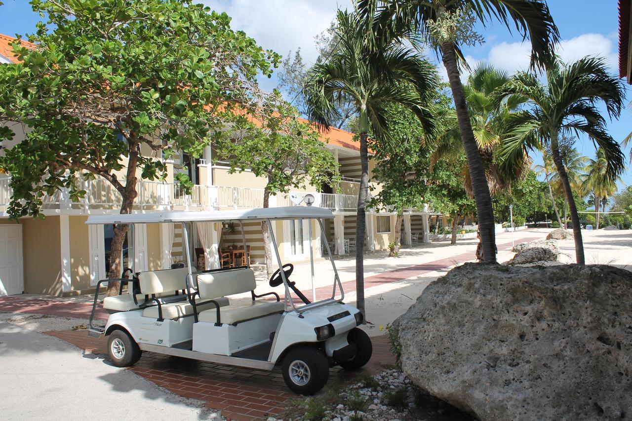 Moomba Beach Club Blue Bay Exterior photo