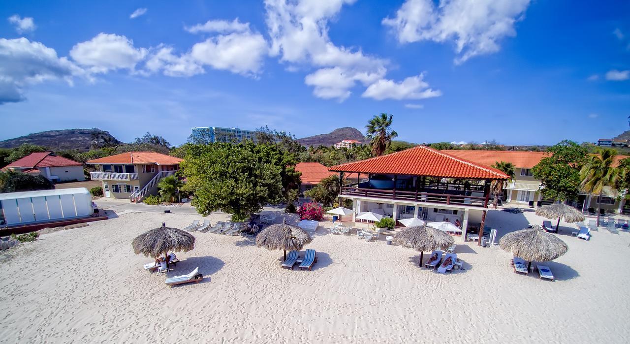 Moomba Beach Club Blue Bay Exterior photo